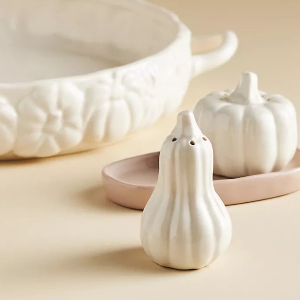 NWT Anthropologie Cindy Pumpkin Salt & Pepper Shakers Glazed Stoneware - Picture 2 of 4